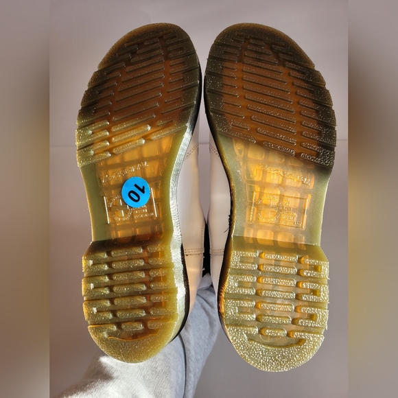 BRAND NEW Dr.Martens Yellow Stitch Smooth Leather Chelsea Boots Womens 10 US - Picture 9 of 9